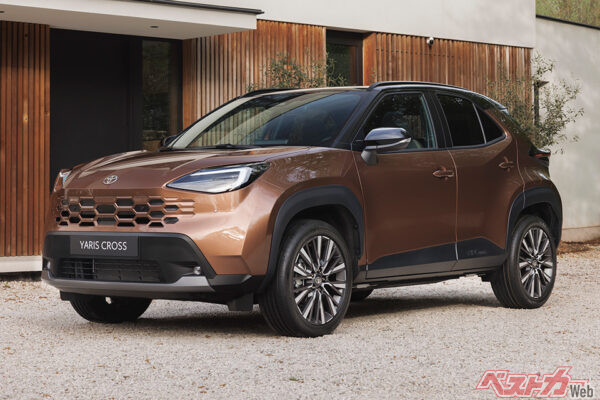 トヨタ ヤリスクロス。カローラクロスやRAV4なども採用するハニカムメッシュパターンの新グリルが特徴的