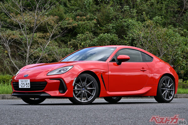 日産 フェアレディZの代替案はトヨタ GR86/スバル BRZ(写真はGR86)。予算3割減で代わりのFRスポーツがあることがありがたい。GR86/BRZで文句などないはず