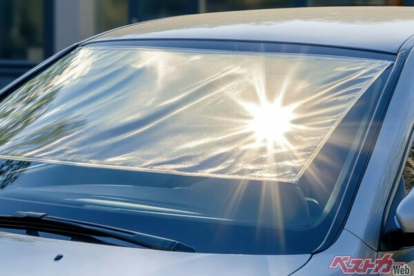 サンシェードしても車内50度ってマジか…真夏の駐車で絶対やるべき熱対策と置きっぱなしNGなモノ