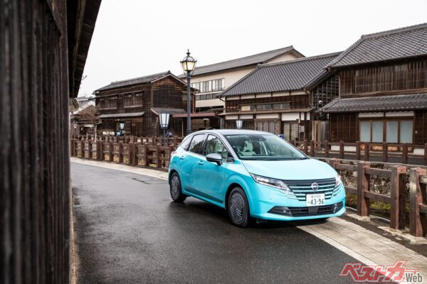 狭い市街地や歩行者の多そうな道であってもノートの安全機能なら心強い