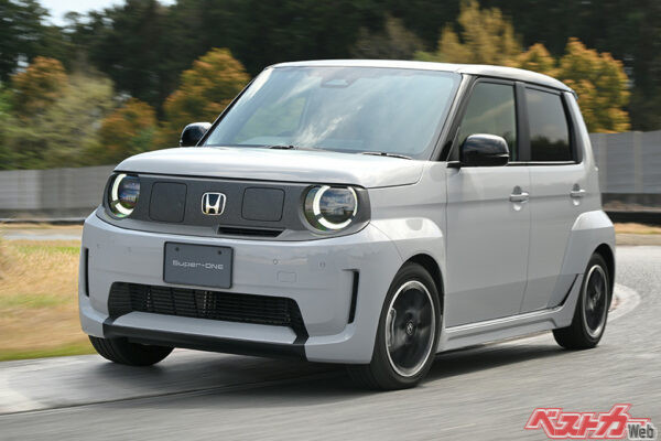 ホンダ スーパーワン。モーター出力：通常時64ps／BOOSTモード時95ps　車両重量：1090kg　駆動方式：FF　一充電航続距離：274km