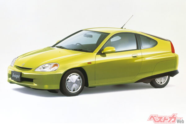 ホンダ インサイト(初代・1999年)。ホンダ初のハイブリッド車は空力と軽量化も追求