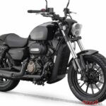 【新車】125ccVツイン搭載！QJMOTOR新型「SRV12」日本発売 価格は57万8000円