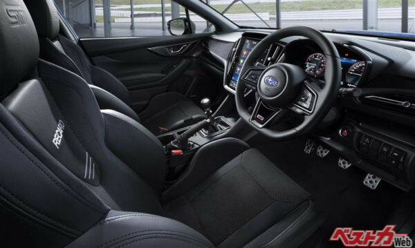 STI SPORT♯のコクピット