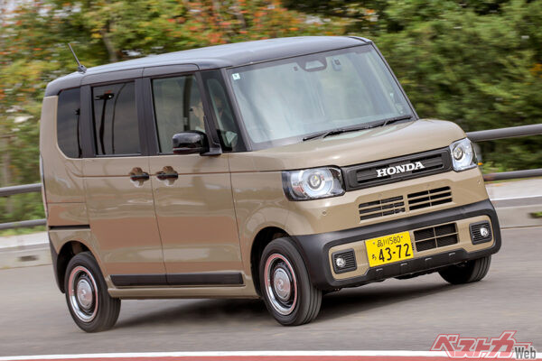 ホンダ N-BOX（2026年3月の月販台数：2万1342台　価格：173万9100～247万5000円）