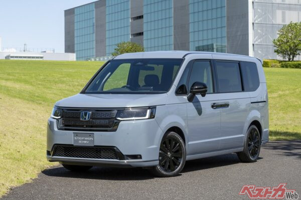 30周年特別仕様車やプレミアムラインブラックエディションなどバリエーションも多いホンダ ステップワゴン