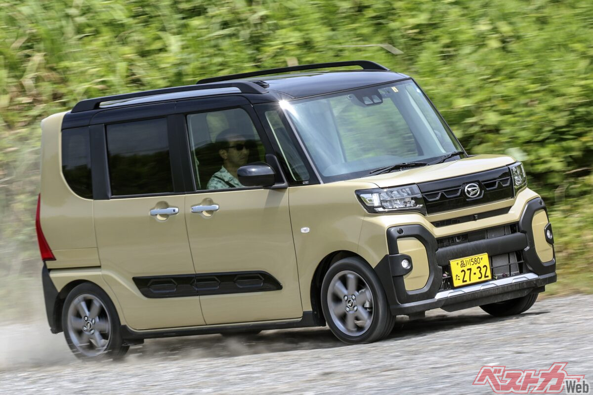 キャンプ場で効く大開口!! タント ファンクロスの両側スライドドアは