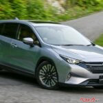 こんなハイブリッドを待っていた！　レイバックS:HEVにサーキット試乗！　RAV4とはどう違う？