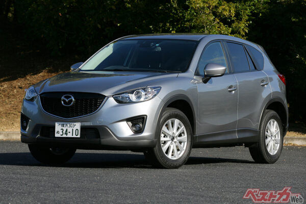 マツダ CX-5（初代　2012年登場）。マツダの屋台骨となったミドルSUV。マツダ＝クリーンディーゼルというイメージを確立した立役者でもある