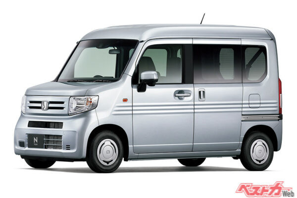 S660の6MTを商用向けにアレンジしたミッションを搭載するホンダ N-VAN。MTは「G」と「FUN」に設定され、価格はGが139万2600～152万5700円、FUNが183万5900～196万9000円