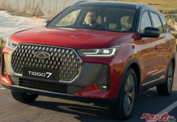 チェリーインターナショナルUKが販売する「TIGGO７ スーパーハイブリッド」。1.5Lガソリンターボエンジンを搭載したPHEVで、電動走行距離は56マイル（約90km)を確保する