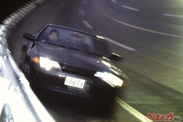 1973年にケンメリGT-Rがわずか197台で生産を終了した後16年間スカイラインにGT-Rは存在せず、R32で復活