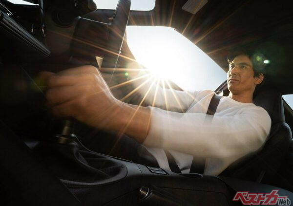 コレ知ってるとおじさん確定!!　20代の若者に引き継ぎたい運転テクニック7選