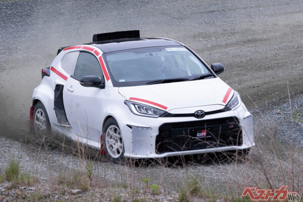1.6Lの初期の試験車両に試乗。時に楽しく、時にヒヤリとしながらミドシップ4WDの奥深さを体験できた
