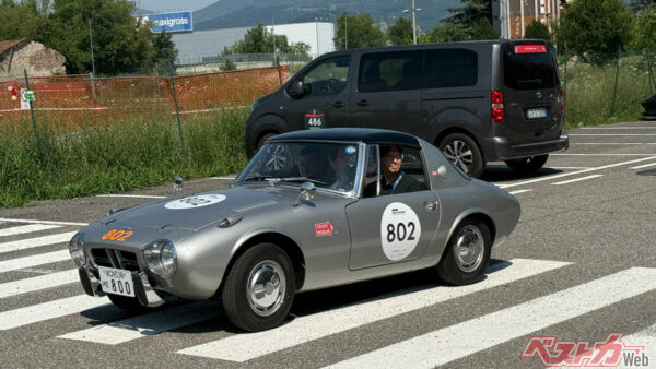 <br>イタリアでその小ささから大人気となっているスポーツ800。空冷水平対向2気筒のサウンドもいい