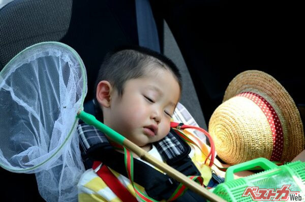 梅雨明け後の熱中症に注意！　うっかりでは済まされない！　車内は15分で死の危険　熱中症が疑われる症状とすぐに取るべき対応
