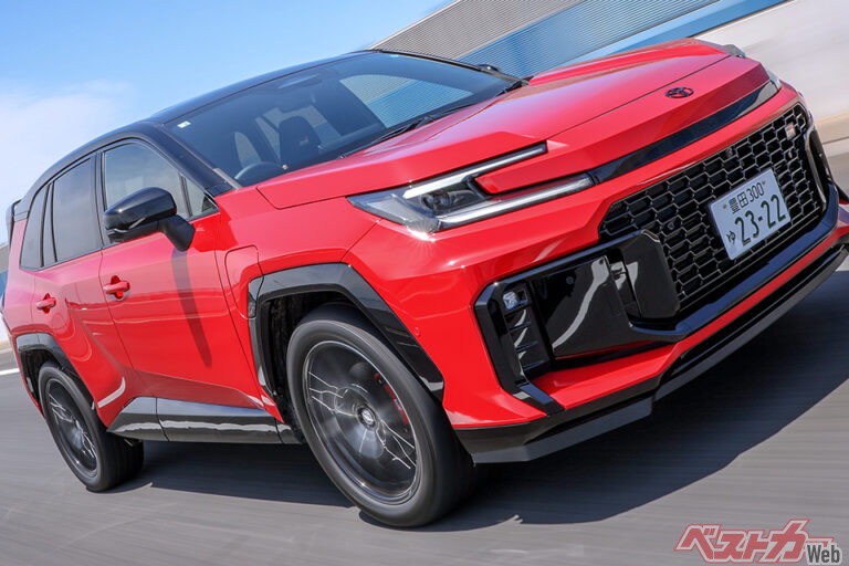 もう欠点なし!? 300馬力超えでしかも欧州車級の乗り味!! バカ売れの「RAV4」本当の実力は？