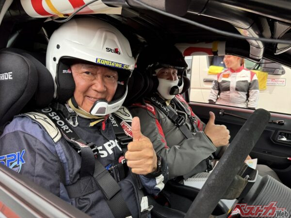 チームの成長をたしかな手ごたえとして感じとりご満悦の国沢さん。モータースポーツは自分が走るということだけではない楽しみがある