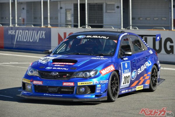スバルはニュルブルクリンク24時間などにも参戦、2012年にはニュル24h「2連覇」を達成した。写真は2013年挑戦時のもの