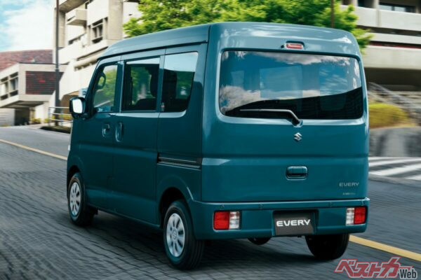 商用車として荷物を運ぶことを想定されているため、その走行性能は高い