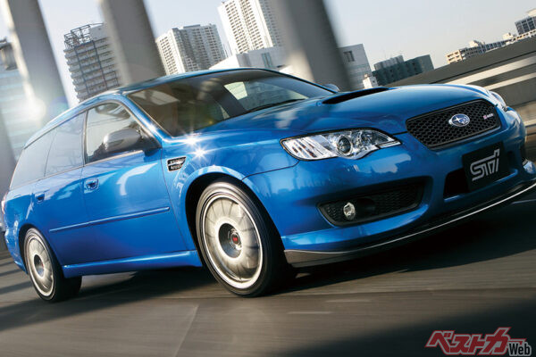 ワゴンなのに「GT-Rの中身」!? ステージア260RSから680馬力のAMGまで！ 世界の「爆速ワゴン」系譜
