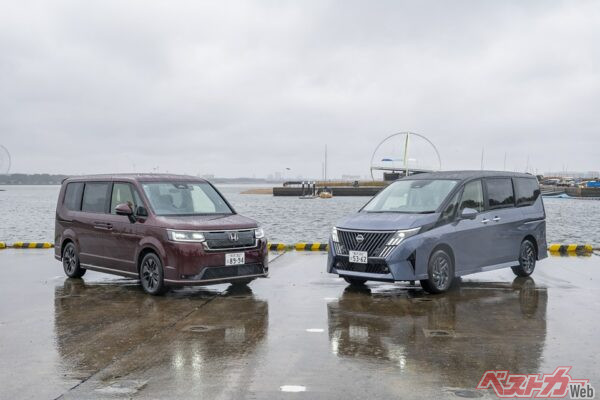 30周年特別仕様車が登場したホンダ ステップワゴン(左)とマイナーチェンジを迎えグリルなども変化した日産 セレナ(右)