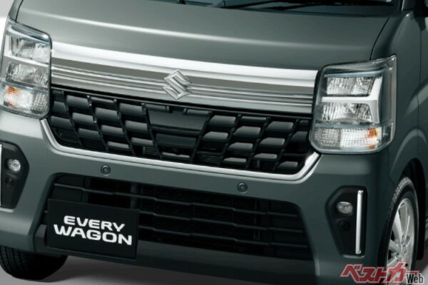 商用車感は完全消滅!?　最新改良でデジタルメーターと黒内装を手に入れたエブリイがカッコよすぎる件