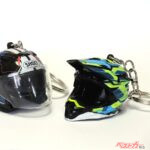 【開封レビュー】トイズキャビンの「SHOEIのヘルメットキーホルダーコレクション」Vol.2は、「VFX-WR」と「J-Cruise3」。価格は400円で、シークレットのレアカラーもあるぞ!