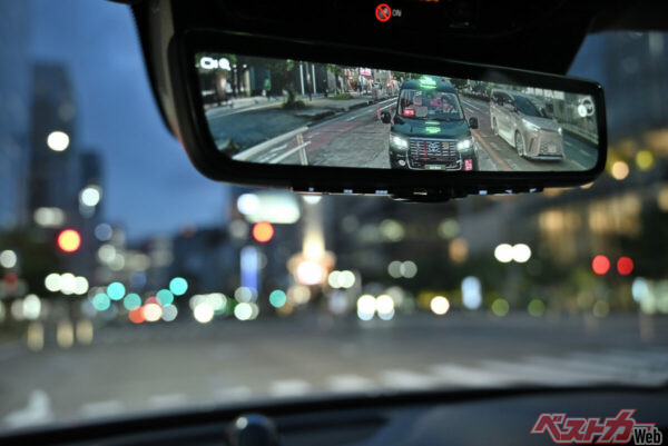 これは革命的!　デジタルインナーミラーがこんなに見やすく進化した!　ジェンテックスを知っているか？