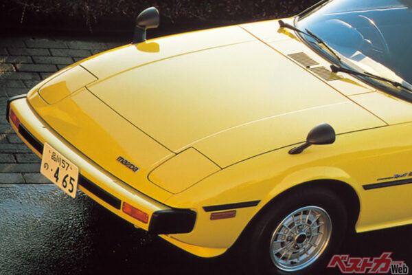 実は今の車にも欲しいくらい!?　フェンダーミラーにコーナーポール……おじさん世代が思わず恋しくなる「昭和・平成の懐かし装備」