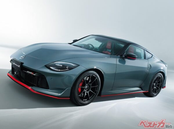 画像はAT仕様のフェアレディZ NISMO。これまでMTがなかったことが不思議でもあるが2026年夏にはマニュアルが登場予定だ