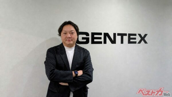 ジェンテックス・ジャパンの藤田大輔社長。『ジェンテックスのテクノロジーは後方視界を進化させ、光と空間を整え、未来のモビリティー体験を創造し、安全性だけに留まらない新たな価値を提供します』と意気込みを語る