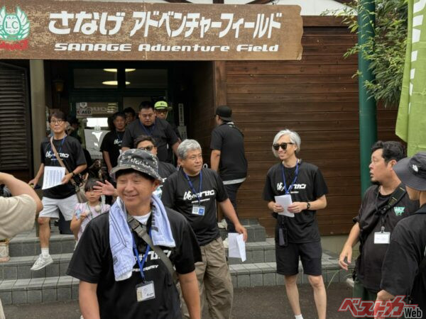 お揃いのTシャツはユニホームのようで、参加者にも一体感が生まれてテンションは右肩上がりに！