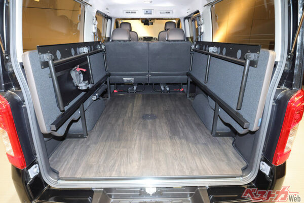商用車やアウトドア用として非常に広い荷室がいろいろなアレンジできる