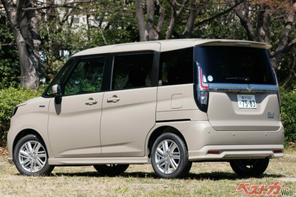 ソリオは車中泊にも使えるコンパクトか!?　人気ハイトワゴンのシートアレンジと寝られる広さをチェック!!