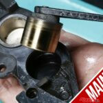 純正ブレーキがもっと効く！ ホンダRVF用対向ピストンキャリパーオーバーホールでカギを握るジョイントシールの有無