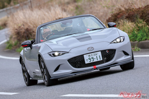 マツダ スピリット レーシング ロードスター 12R　応募総数：9500件（限定200台）