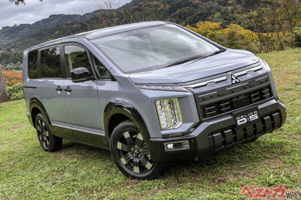 三菱 デリカD:5　2025年販売台数：2万6379台（過去最高）。価格：451万〜494万4500円