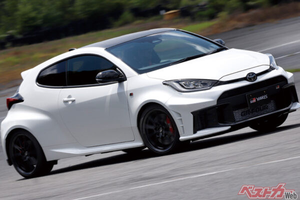 「パワーか軽さ」あなたはどっち!? 爆速4WD「GRヤリス」と超軽量「ロードスター990S」！ 走る楽しさを極めた2台
