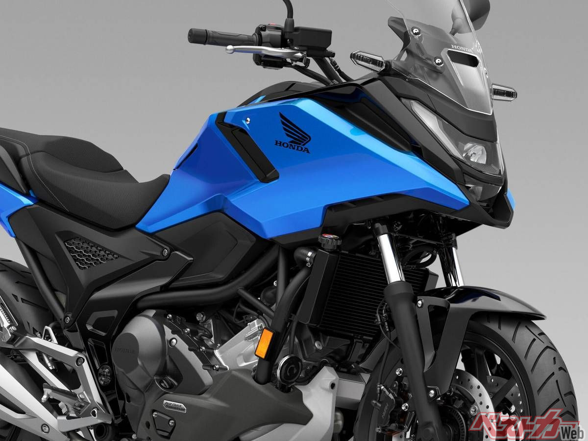 海外】ホンダ2027年新型「NC750X」は新色メタリックブルーとマッド
