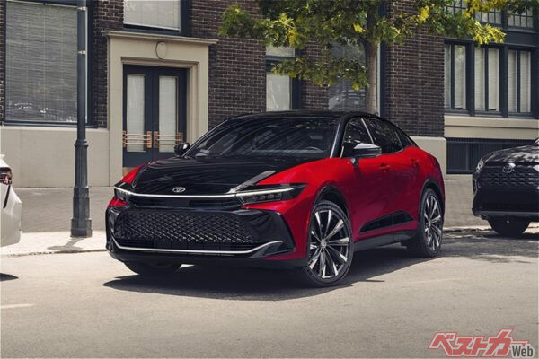 北米で発表された2027年型クラウン。日本で9月に登場する改良型クロスオーバーに近いと思われる