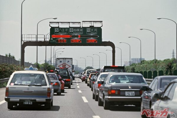 運転免許証とはクルマを運転するための「免罪符」ではない。交通社会の一員でもあることを示すものだ。身勝手な運転が事故や渋滞を引き起こす