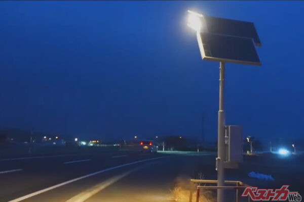 北海道厚真町に設置された「消えない街路灯」