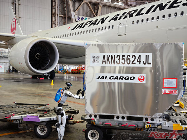 羽田空港で実証実験をおこなうユニツリー・ロボティクスの「G1」