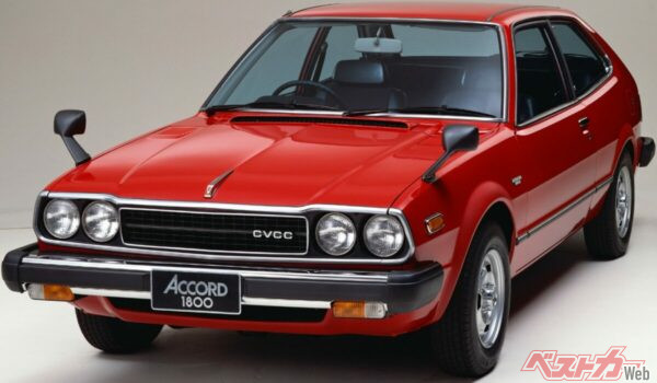 初代アコード。写真は1978年に登場した3ドアハッチバック「LX」。CVCCエンジンによる優れた環境性能と高い実用性で、世界的ヒットへの第一歩を踏み出した