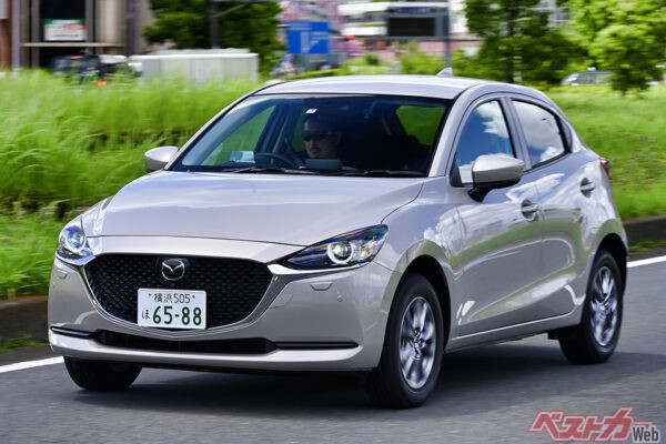 マツダ MAZDA2（2014年登場／約11年9カ月）。現在は1.5Lガソリン車のみのため、1.5Lディーゼルターボを選べるのは中古車のみ