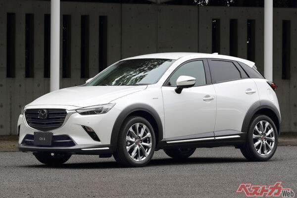 マツダ CX-3（2015年登場／約11年3カ月）。動力性能や燃費性能に優れる1.8Lディーゼルターボを設定するのも魅力
