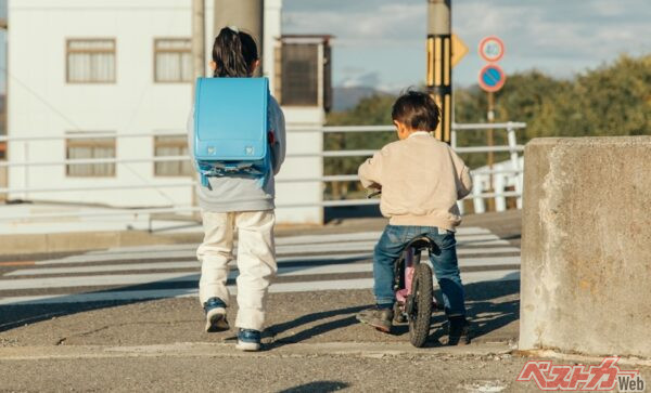 ドライバーのモヤっと解消!!　自転車がいる道路の「これって違反？」