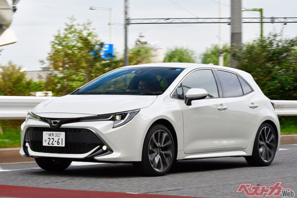 トヨタ カローラスポーツ（2018年登場／約8年）。登場時には1.8Lハイブリッド、1.2Lターボを搭載。2022年に2L車を追加
