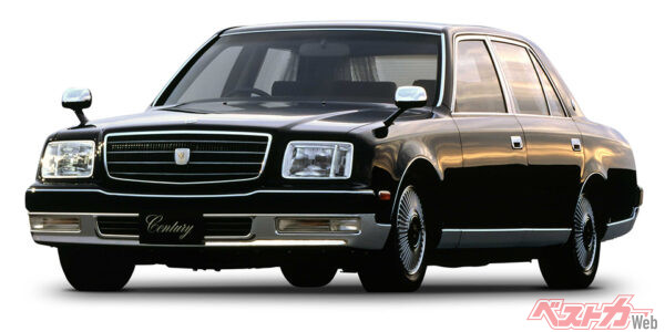 トヨタ センチュリー（2代目／中古車相場：総額150万～290万円）V12を搭載するニッポンの誇り。頑丈なので多走行中古車であっても問題なし